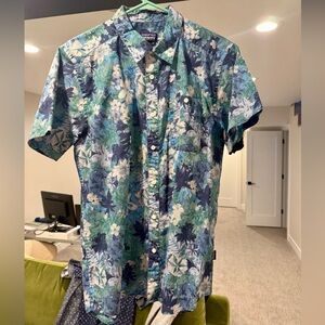 Patagonia Blue and Green Floral print short sleeve button down